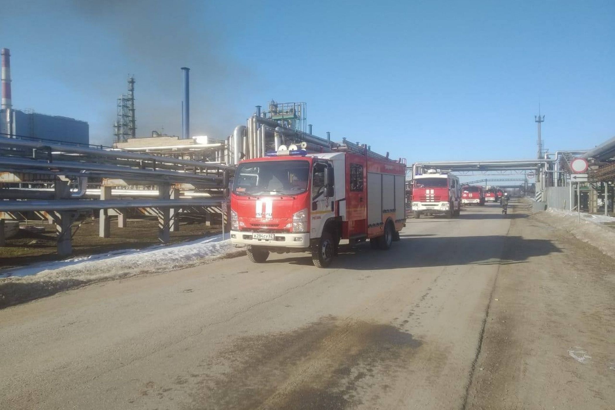 пожар на нефтезаводе в рязани. рязань нефтезавод пожар. пожар на нефтезаводе. пожар на нефтезаводе в рязани 2023г. рязань нефтезавод пожар.