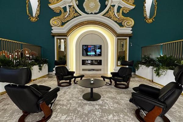 В Москве на Казанском вокзале открыли новый бизнес-зал с историческим интерьером