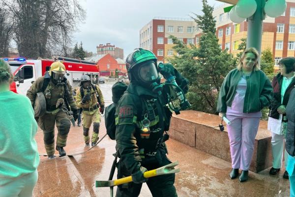 Пациента ОКБ имени Семашко эвакуировали из-за условного пожара