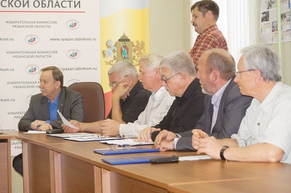Рязанский облизбирком распределил мандаты в облдуме после отказа нескольких кандидатов