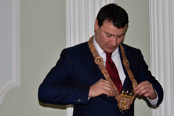 Новый глава города получил должностной знак, прежний — «Благодарность от Земли Рязанской»