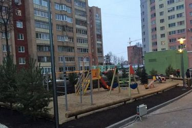 В дом на Осеннем переулке начали возвращаться жильцы первого подъезда
