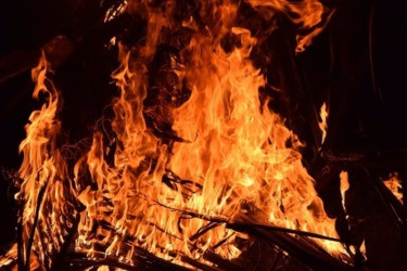 При пожаре в сочинском общежитии погибла 50-летняя женщина