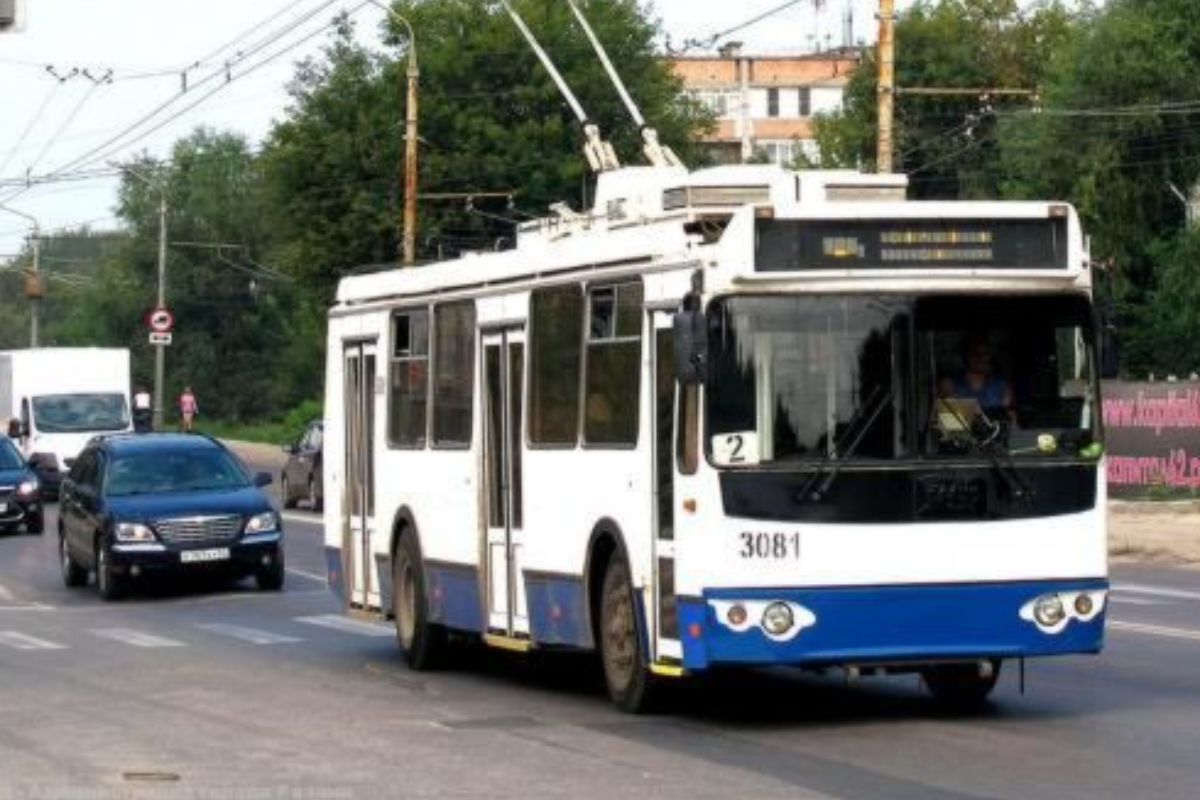 Троллейбус лиаз 52802 москва. Троллейбус иваново 424. Троллейбус двойка. 02. Троллейбус 17 москва.