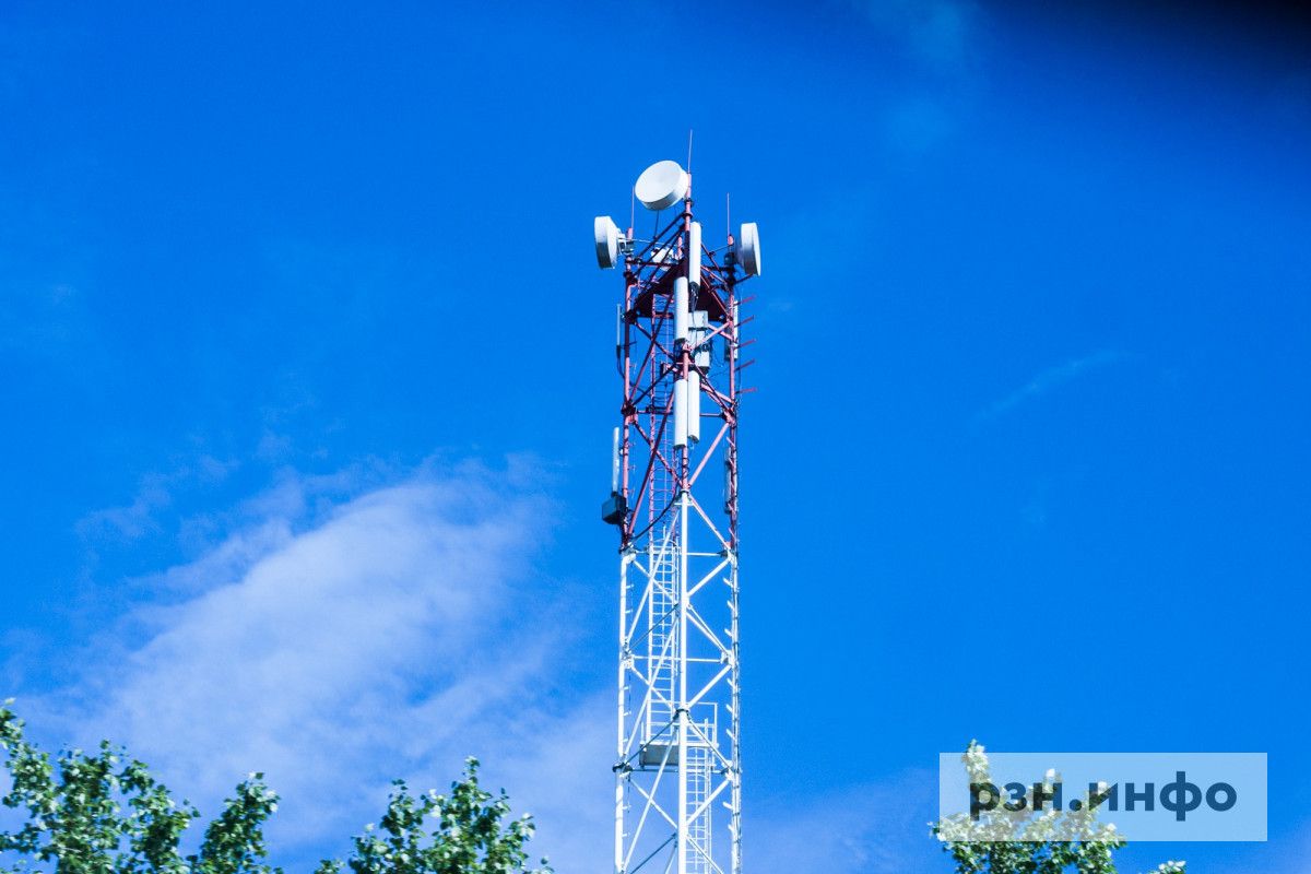 Салоны сотовой ограбление питер. Осталась без связи. Без связи нет управления без управления нет победы. Всемирный день отказа от мобильного телефона. Без связи нет управления.