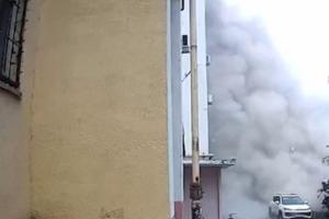 Момент обрушения подъезда многоквартирного дома в Саратове попал на видео