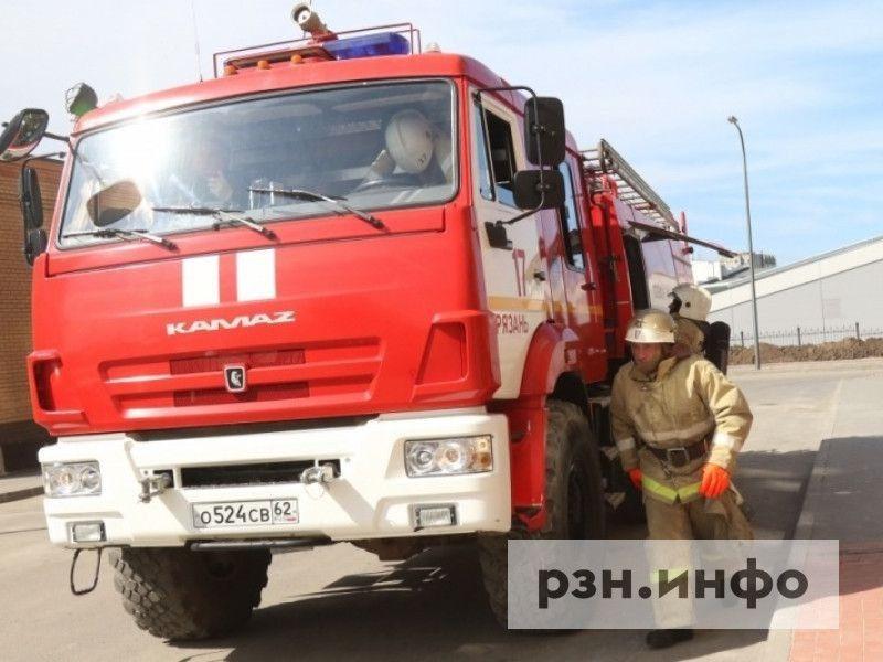 В Рязанской области горела баня и хозпостройка