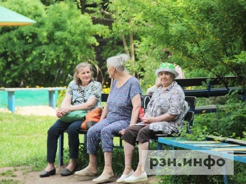 В России предложили разрешить бабушкам и дедушкам вписывать внуков в паспорта