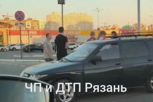 Рязанцы сообщили о ДТП возле «Глобуса»