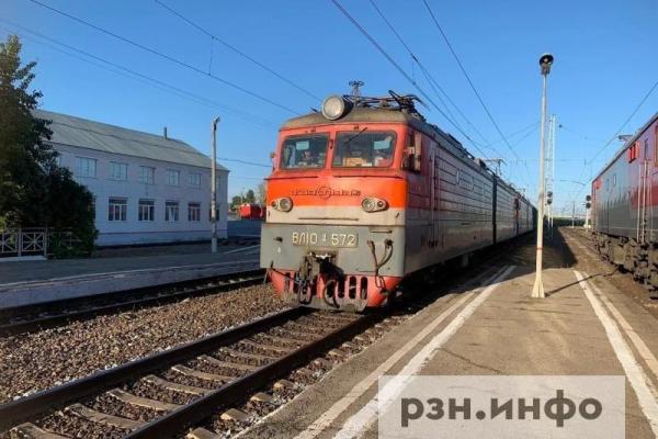 В Рязани подросток попал под поезд