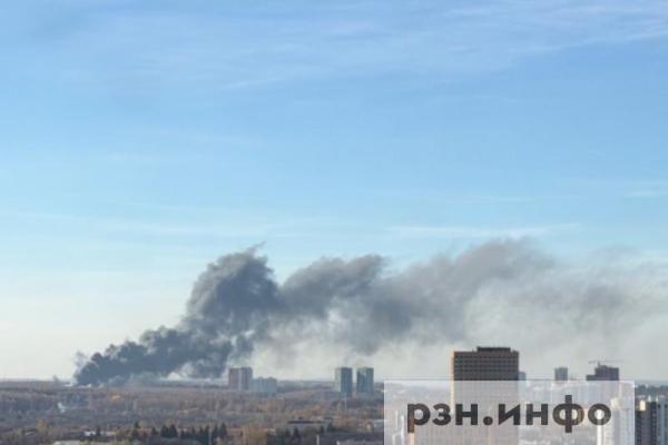 Во время пожара на складе в Рязани пострадали двое мужчин