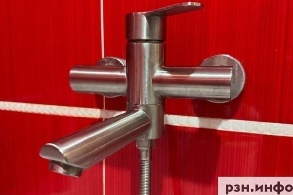 В Рязани массово отключили холодную воду