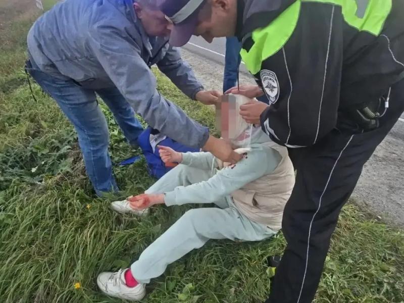 Сотрудники ГАИ оказали первую помощь пострадавшим в ДТП в Рязанской области