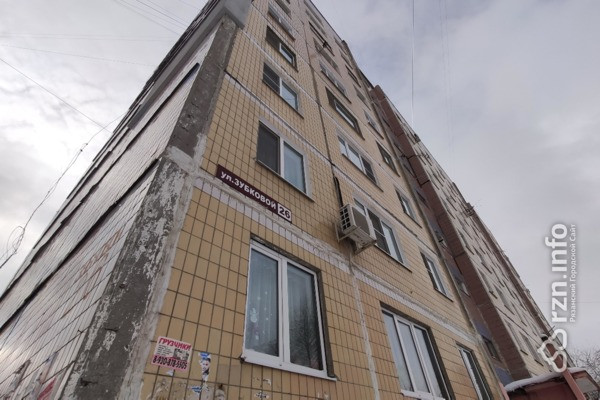 Принудительные кардиотренировки. В Песочне жители многоэтажки четвертый месяц живут без лифта