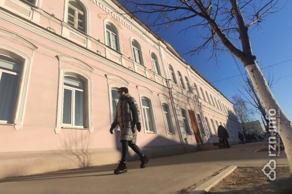 Нашла коса на камень. Кому достанется здание школы № 6?