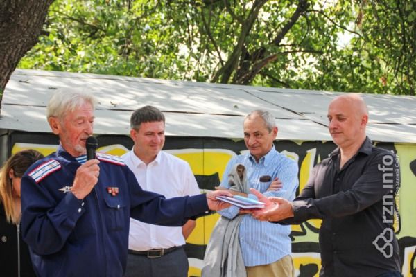 Захар Прилепин открыл в Рязани «Есенин Центр»