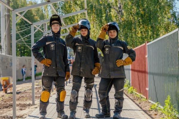 «Сварщик — вполне женская профессия». В ГК «Зелёный сад — наш дом» начала работать женская сварочная бригада